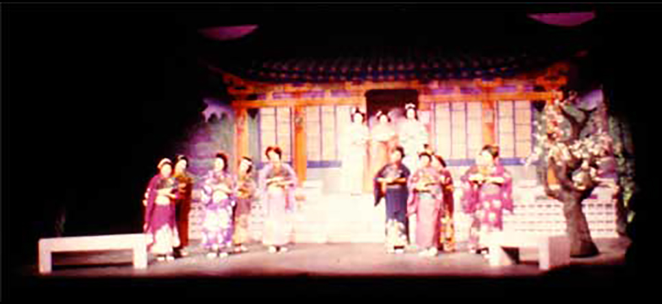 Mikado act 1